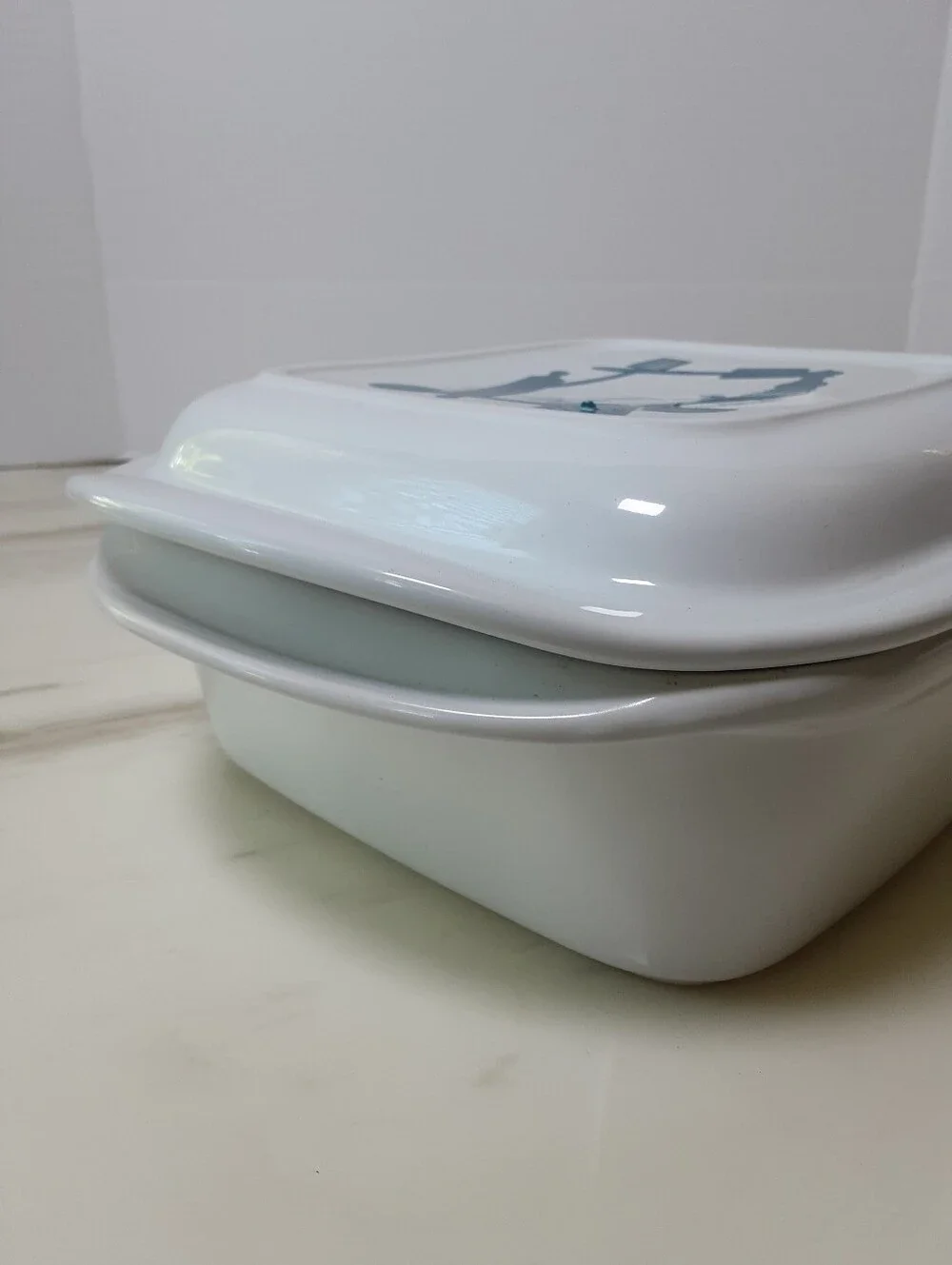 CHANTAL Covered Casserole Dish Make & Take Blue Utensil Graphic 2 Qt 93-MT20